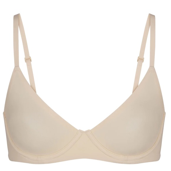 SKIMS Other - SKIMS FITS EVERYBODY UNLINED DEMI IN SAND SIZE 36DD NWOT